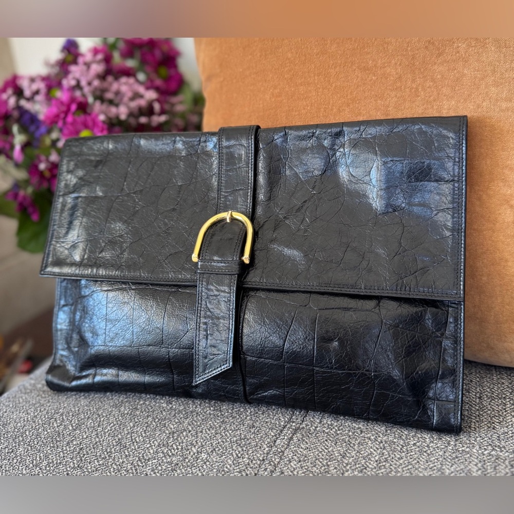 Danielle Nicole Black Croc-Embossed Large Clutch with Gold Hardware - Picture 10 of 12